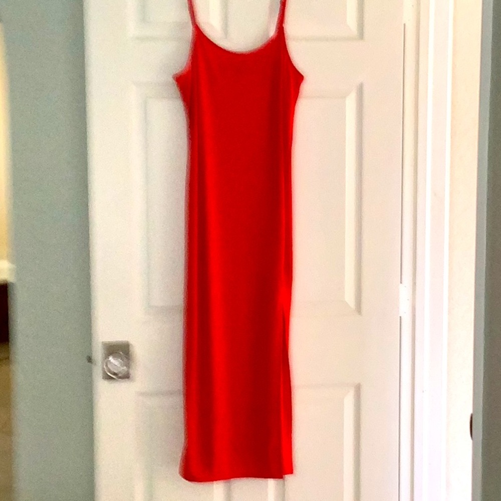 STUNNING RED MAXI DRESS